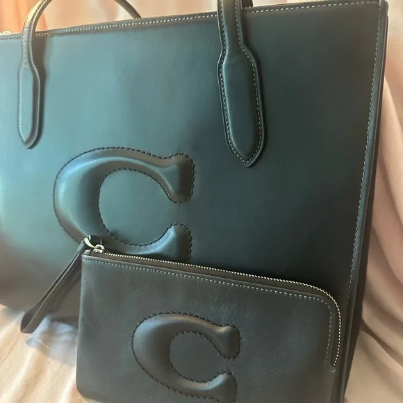 Coach Leather Tote Bag with Matching Wristlet - Picture 9 of 14